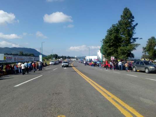 CNTE bloquea casetas de diferentes partes de Michoacán - Foto 2 