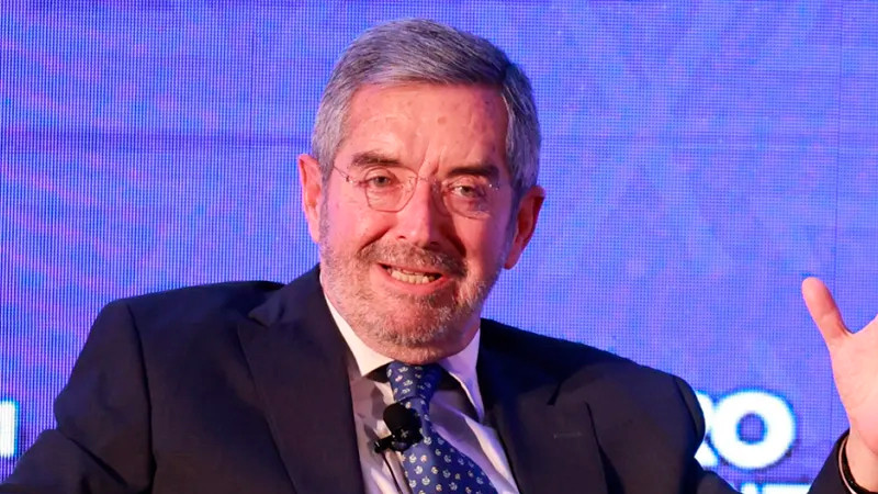 De la Fuente se reúne con cónsules para coordinar plan de apoyo a mexicanos deportados 