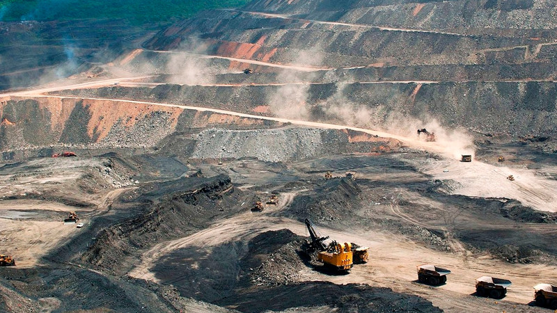 Sheinbaum critica a mineras canadienses en México y pide elevar inspecciones 