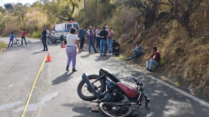 En accidente de moto muere adolescente en Tacámbaro, Michoacán 