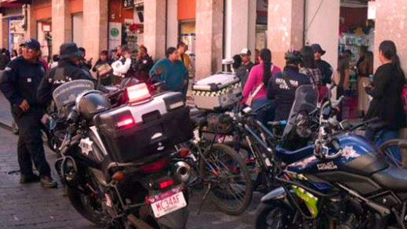Roban joyería en el centro histórico de Morelia, Michoacán  