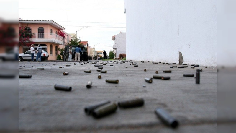Balaceras marcan la mañana y tarde del lunes en Apatzingán y Parácuaro, Michoacán 