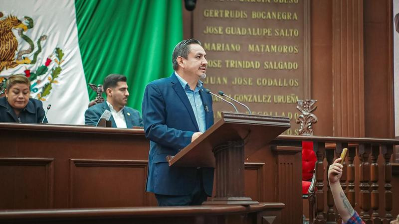 Propone Víctor Manríquez reforma para establecer concepto de arbolado urbano y garantizar su protección, cuidado y medio ambiente más sano 