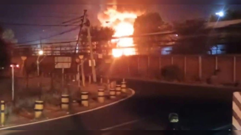  Reportan incendio en la refinería de Salamanca, Guanajuato 