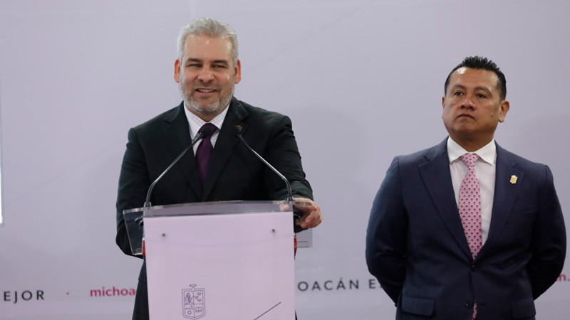 Firma Bedolla decreto para comité evaluador de jueces y magistrados 