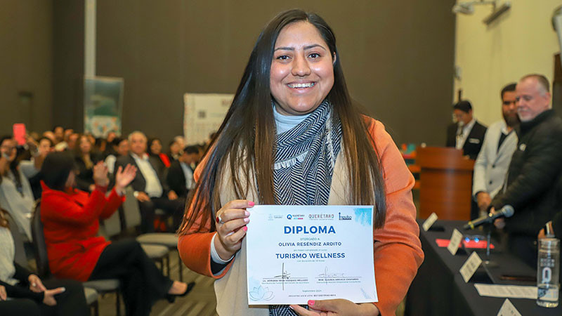 Entrega SECTUR Querétaro constancias de capacitación 