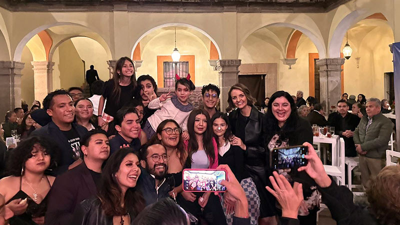 Encabeza Secretaria de Cultura de Querétaro convivencia navideña con la comunidad artística 