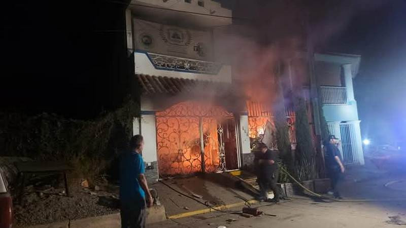 Atacan a tiros e incendian centro de rehabilitación en Mazatlán, Sinaloa; muere una persona 