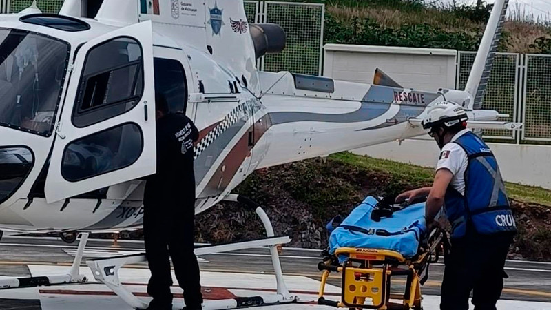 Gobierno de Michoacán atiende por tierra y aire a michoacanos accidentados en Guerrero 