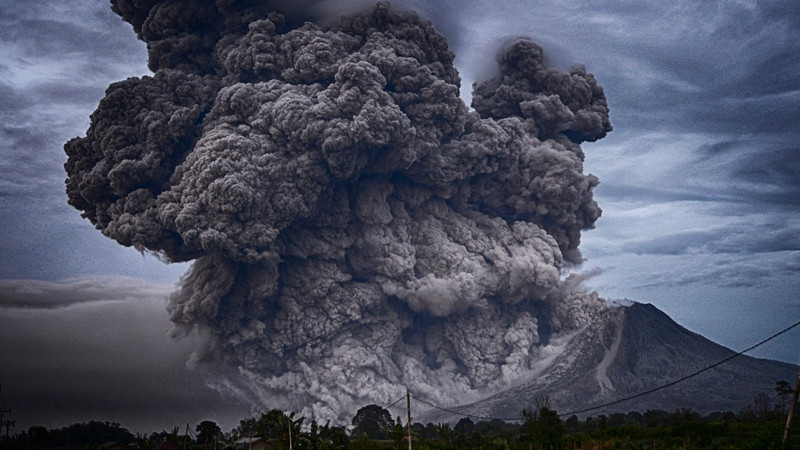 Volcán Kilauea hace erupción en Hawái; reportan fuentes de lava de hasta 80 metros 