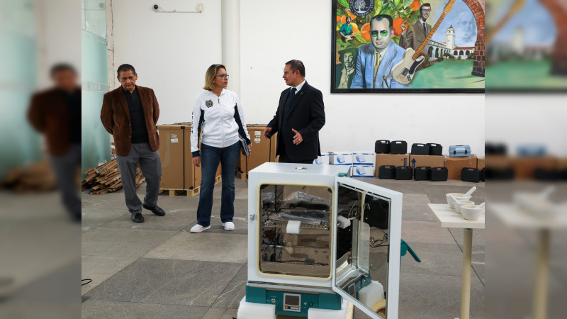 Con una inversión de alrededor de siete millones de pesos, administración de Yarabí Ávila equipa laboratorios en beneficio del estudiantado