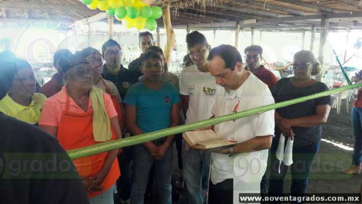 Entregan la primera enramada remodelada por gobierno y empresarios, en Lázaro Cárdenas, Michoacán - Foto 0 