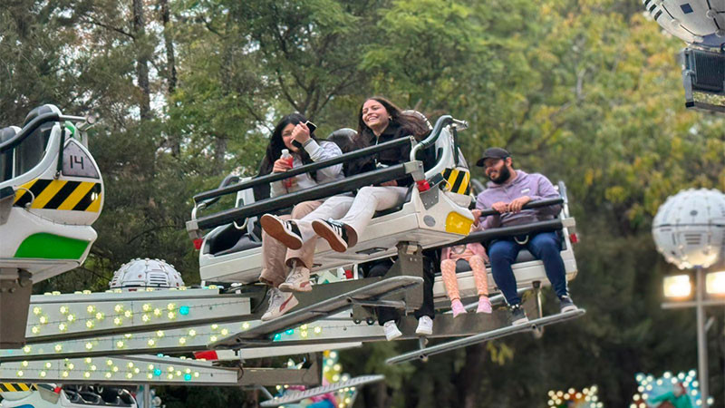 Villa Navideña se despide con juegos mecánicos al 2x1 por día de Reyes 