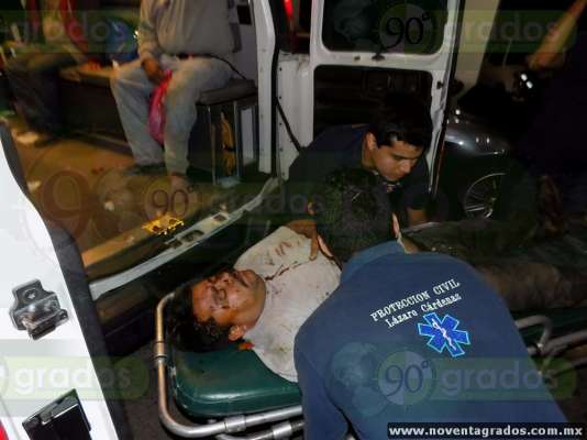 Lesionados funcionarios de Salvador Escalante , Michoacán, tras volcar; se presume iban ebrios - Foto 3 