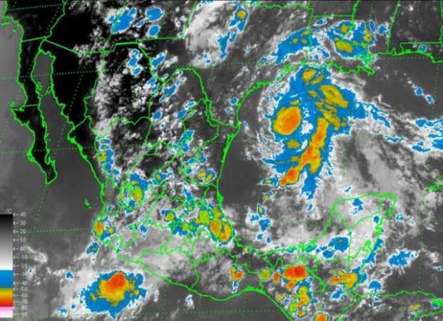 “Carlos” recobra fuerza como huracán categoría I; pronostican lluvias intensas en Michoacán 