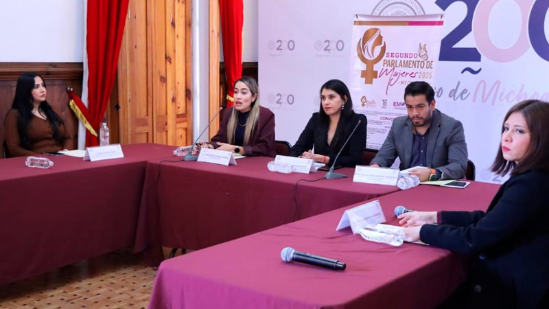Capacita IIEL a quienes participarán en el Segundo Parlamento de Mujeres 2025 
