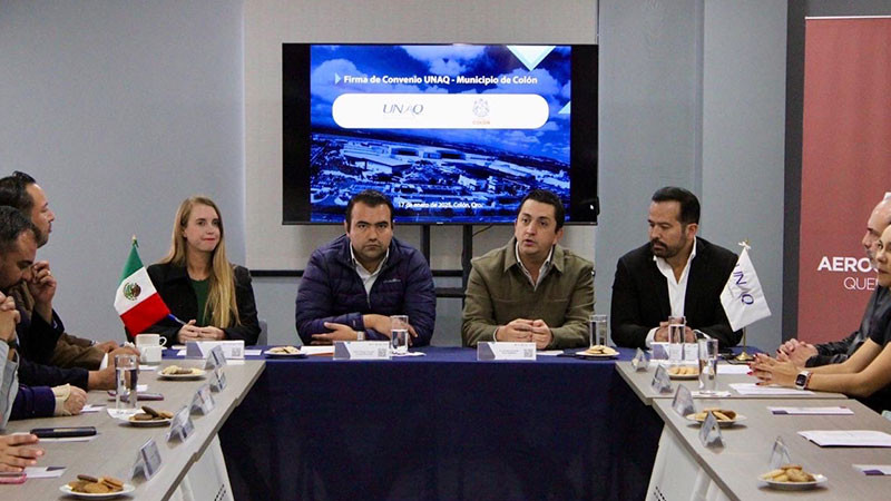 Firman convenio de colaboración autoridades de la Universidad Aeronáutica en Querétaro y el municipio de Colón 