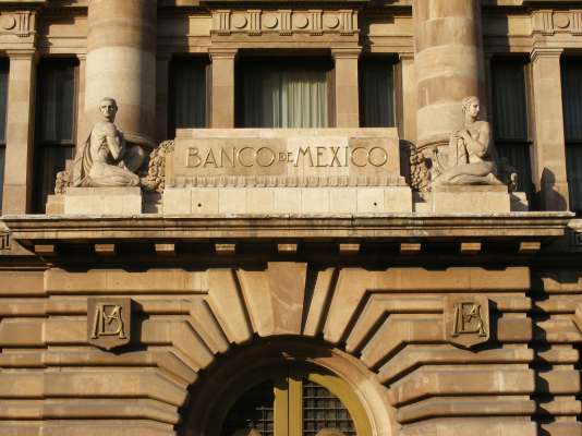 Reduce Banxico expectativa de crecimiento de México para 2016 y 2017 