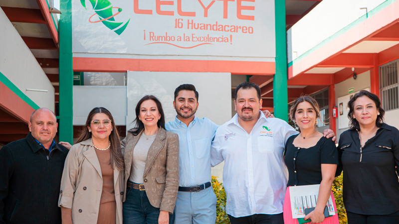 La educación es la base para el futuro de los jóvenes huandacarenses: Alexis Velázquez 