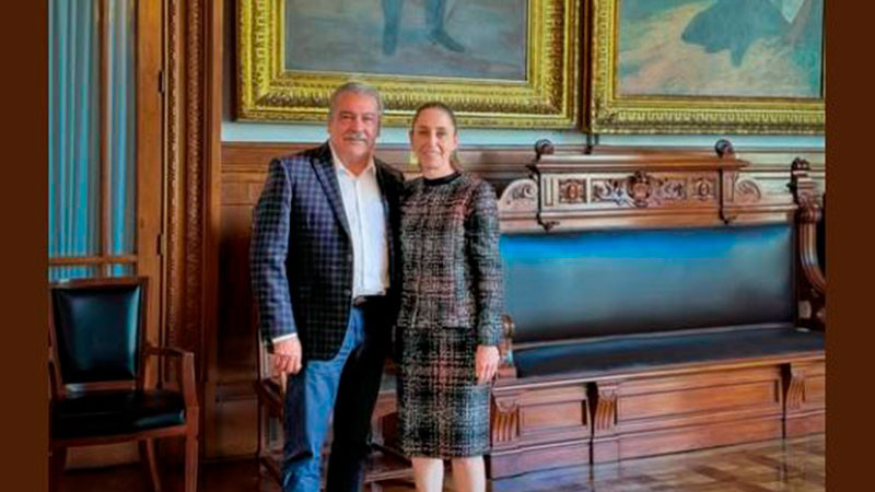 Raúl Morón tiene acercamiento con Claudia Sheinbaum  