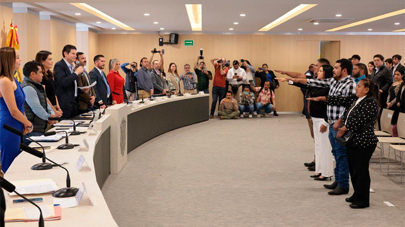 Rinde protesta nueva jefa y jefes de tenencia 