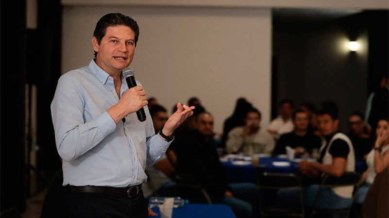  Expone Alfonso Martínez atractivos turísticos de Morelia en Sahuayo 