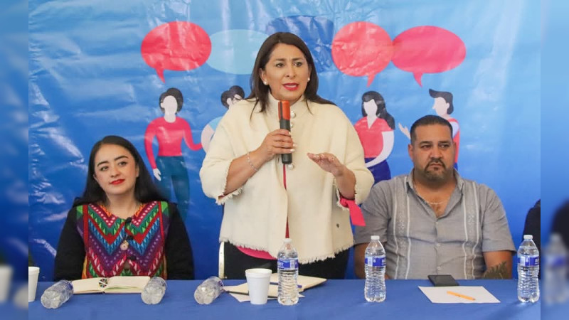 Fortalece Alma Mireya González vínculo entre el gobierno y ciudadanos de Atzimbo