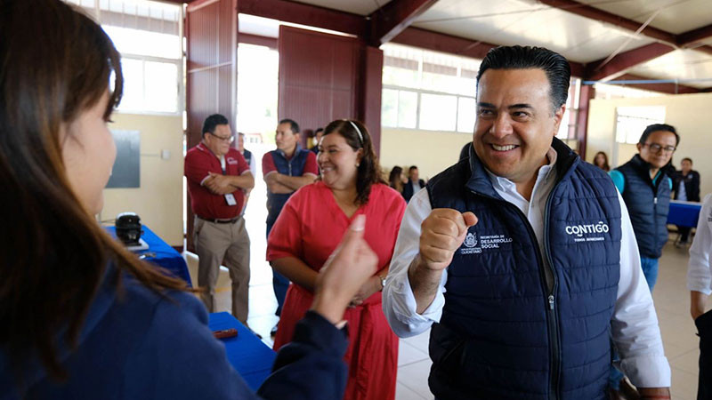 Titular de SEDESOQ encabeza aniversario del CETIS 105 