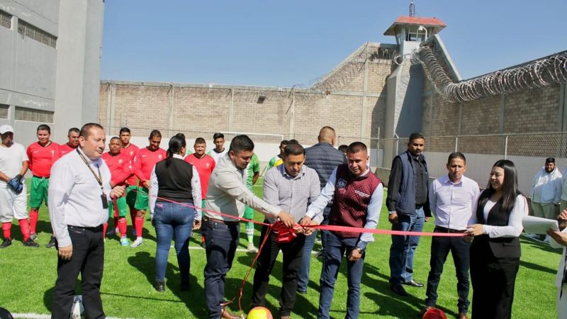 Inaugura Sistema Penitenciario cancha de futbol rápido en penal de Maravatío 