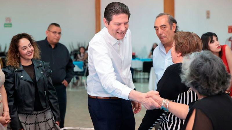 Liderazgos reconocen el trabajo de Alfonso Martínez 