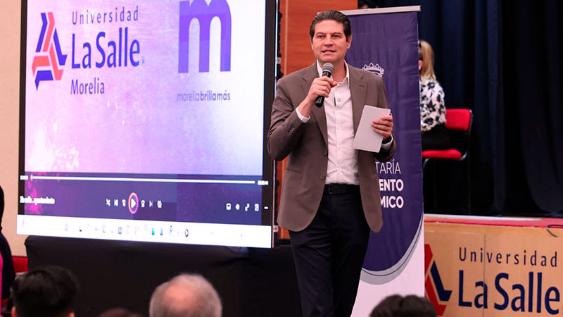 Exhorta el Alcalde Alfonso Martínez a jóvenes a prepararse para ganar 