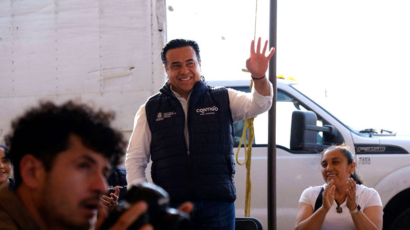 Entrega Luis Nava ampliación de red de agua potable en Huimilpan, Querétaro 