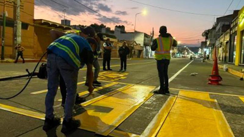 Avanzan trabajos de balizamiento en Zacapu para mayor seguridad vial: Mónica Valdez 