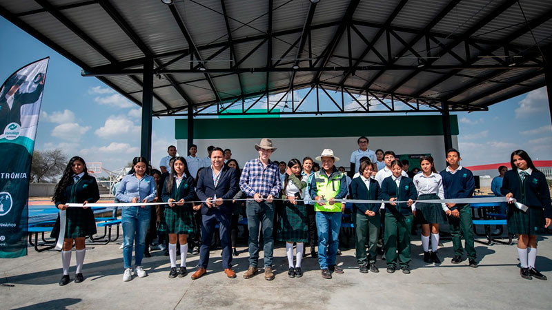 Rodrigo Monsalvo Castelán entregó obras en El Marqués, Querétaro 