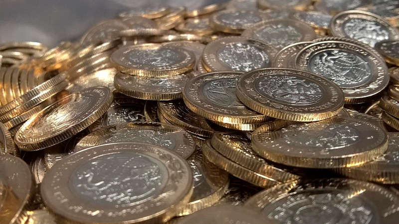 Dólar amanece a la baja frente al peso mexicano 