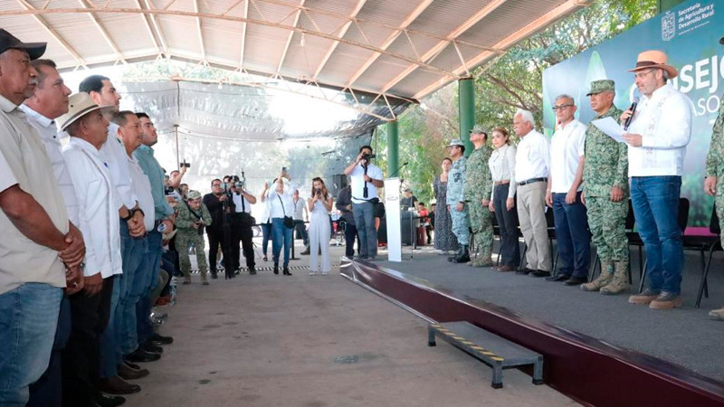 Bedolla toma protesta al Consejo Regulador del Limón; llama a unidad del sector 