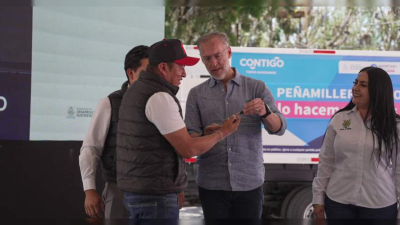 Entregó Marco Del Prete apoyos para el Semidesierto queretano 