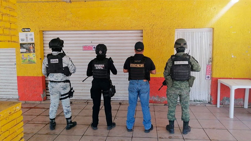 Aseguran en Apatzingán, Michoacán un establecimiento de autoservicio y decomisan estupefacientes 