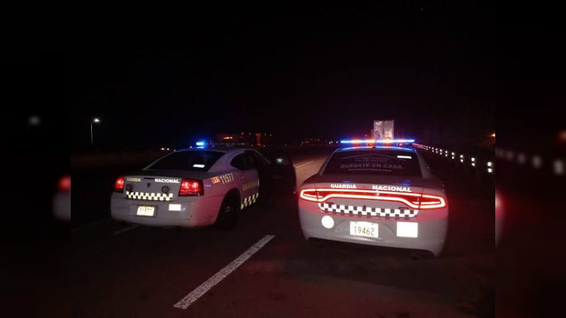 Hallan cuerpo sin vida en carretera Apatzingán - Buenavista, Michoacán: Fue asesinado 