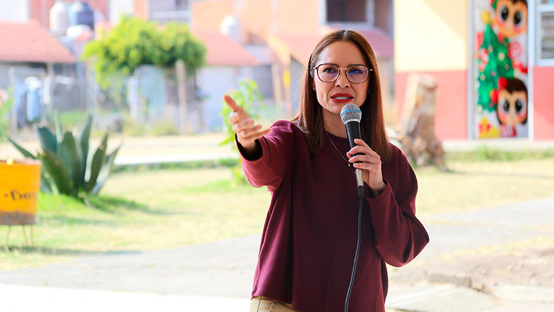Se compromete Nalleli Pedraza a gestionar equipamiento para el Telebachillerato Arko San Antonio 