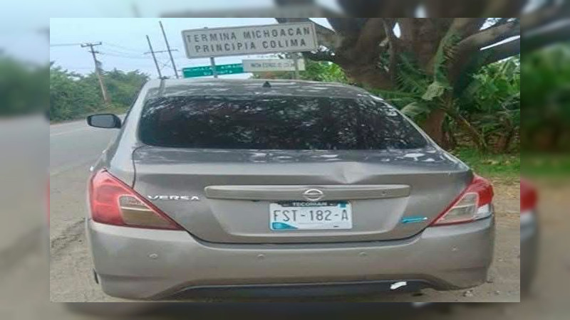 Abandonan un auto con tres cuerpos, en carretera federal en límites de Michoacán con Colima 