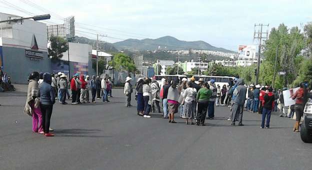 Liberan habitantes de Sevina Casa de Gobierno de Michoacán 