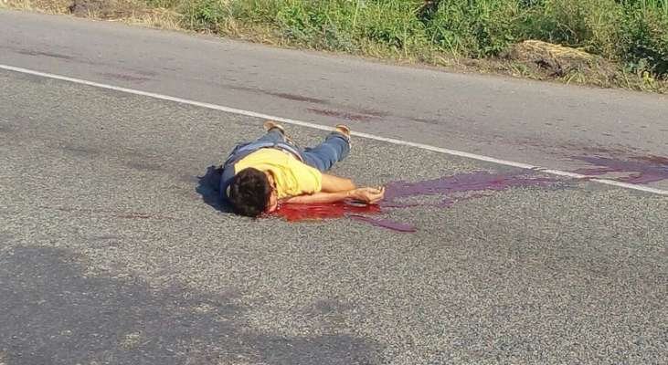 Muere joven motociclista atropellado por vehículo fantasma, en Parácuaro - Foto 1 