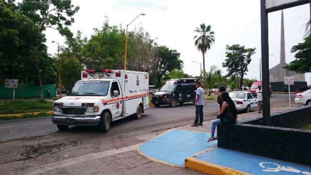 Trasladan a Morelia a dos policías heridos en enfrentamiento - Foto 0 