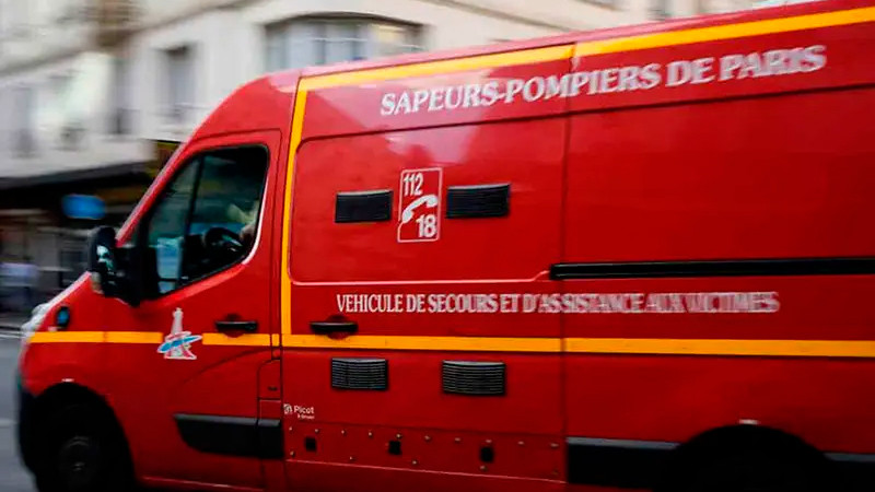 Turista arroja a recién nacido desde ventana de hotel, en París, Francia 