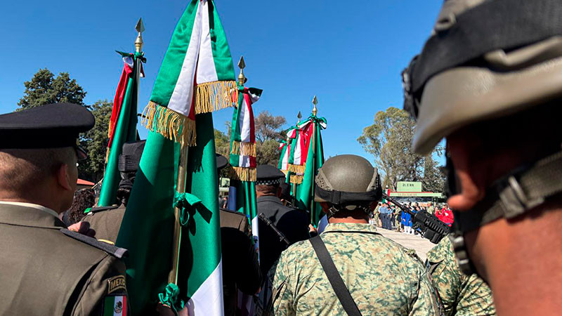 Mexicanos deben resguardar símbolos patrios: comandante militar 