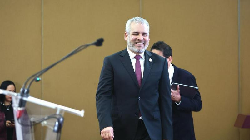 Bedolla frena mercado negro de plazas automáticas para maestros en Michoacán 