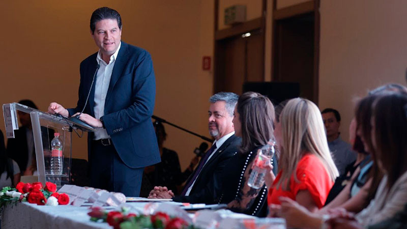 Alfonso Martínez refrenda apoyo a mujeres empresarias de Michoacán  