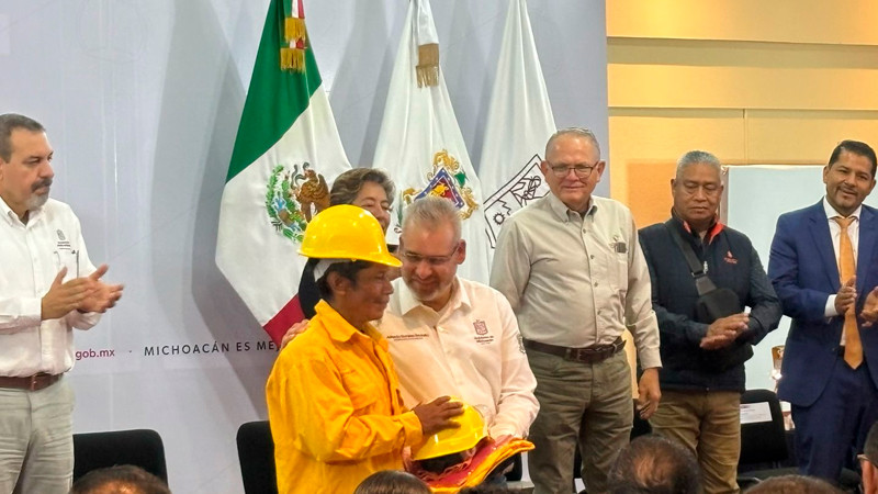 Con 125 brigadas, Michoacán combatirá incendios forestales, anuncia gobernador 
