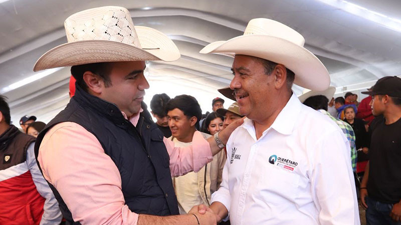 Entrega SEDEA apoyos a productores de Colón, Querétaro 